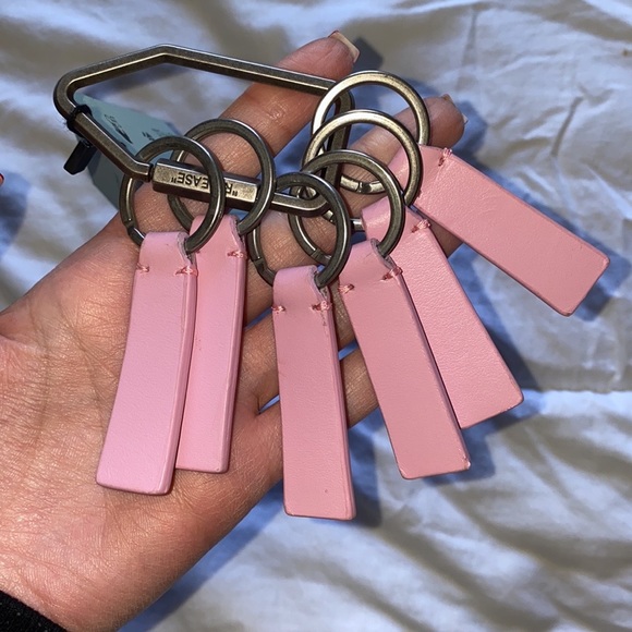 Off- White Multiple Label Key Ring - Picture 6 of 7